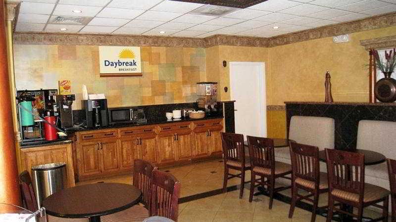 Days Inn By Wyndham Fort Lauderdale-Oakland Park Airport N Exterior photo